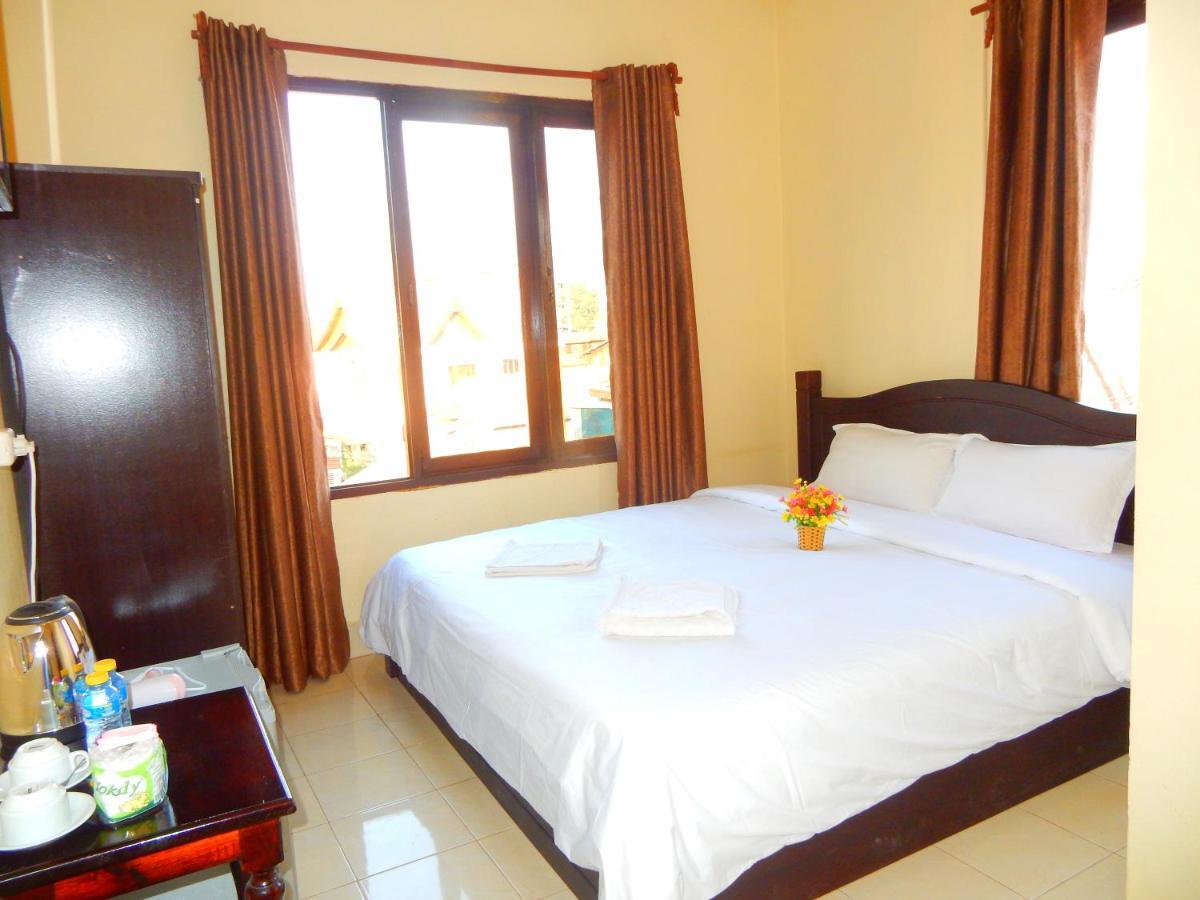 Vang Vieng Camellia Hotel Bagian luar foto